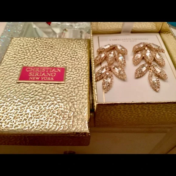 - Beautiful designer crystal erring earrings last pair like these - Picture 2 of 3